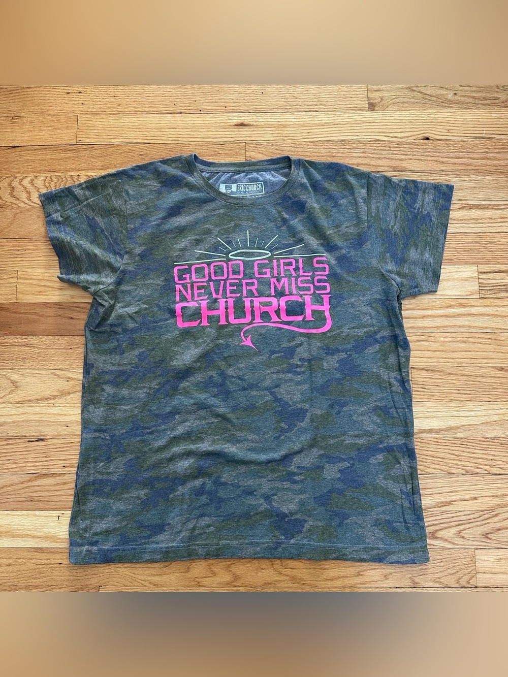 Eric Church Good Girls Never Miss Church Camo T-Shirt Women’s XL